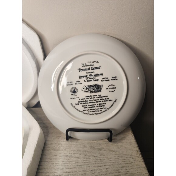 Bradford Exchange 40th Anniversary Disney Collector Plates‎ 1995 - Picture 4 of 4